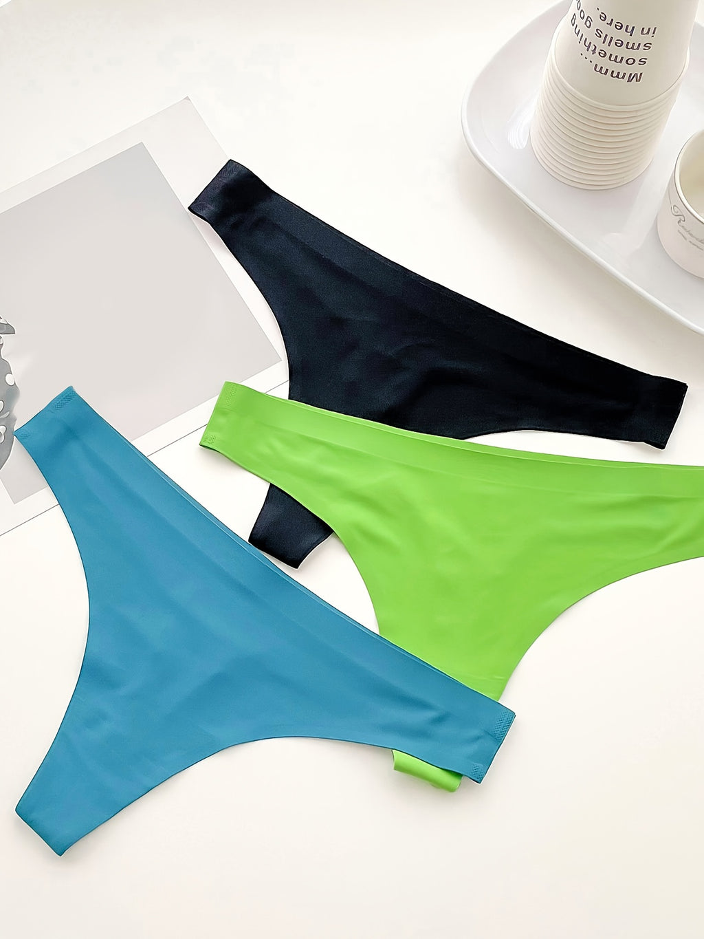 Seven-Pack Thin Breathable Comfortable Seamless Low-Rise Thong Panties