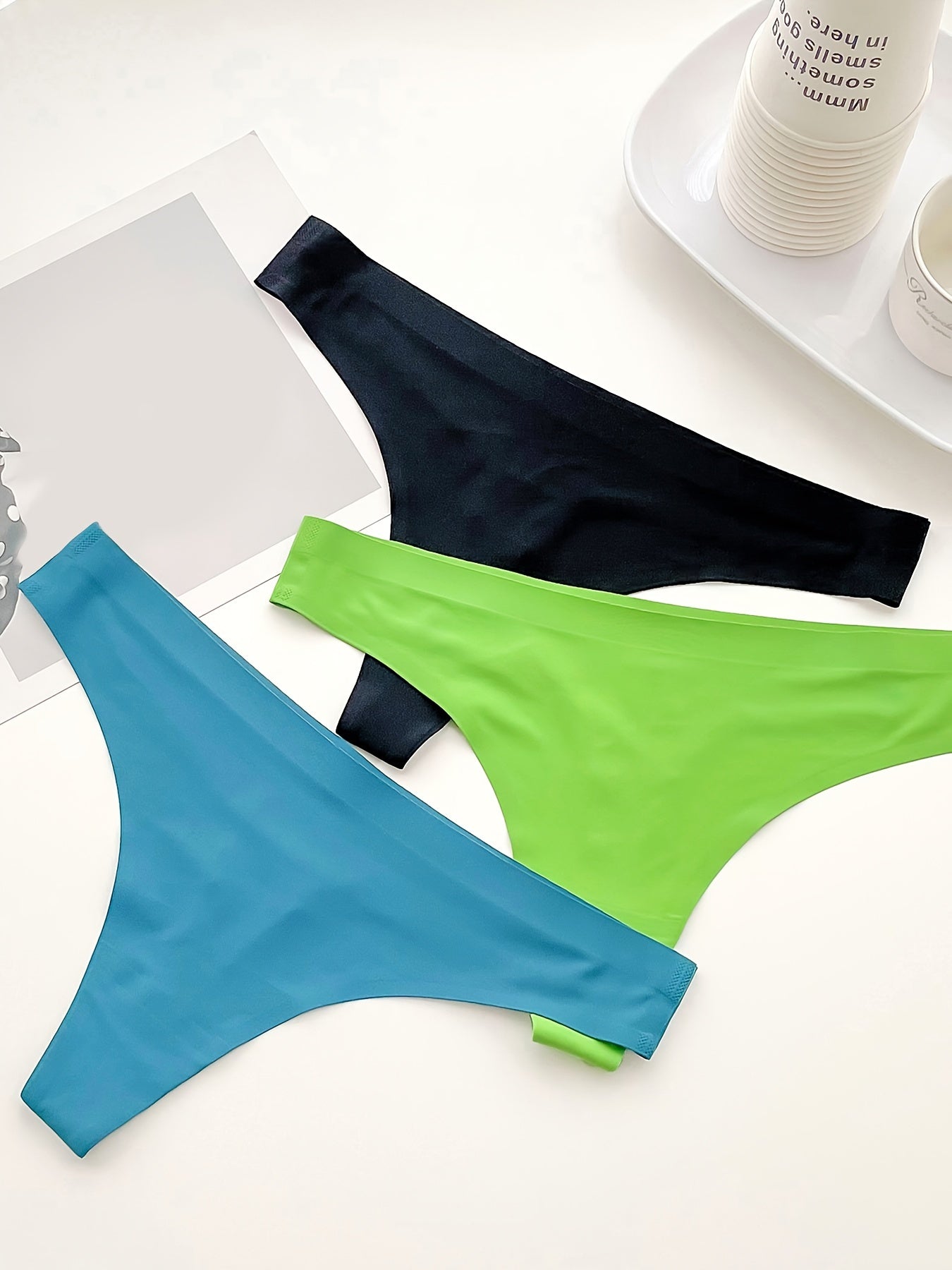 Seven-Pack Thin Breathable Comfortable Seamless Low-Rise Thong Panties