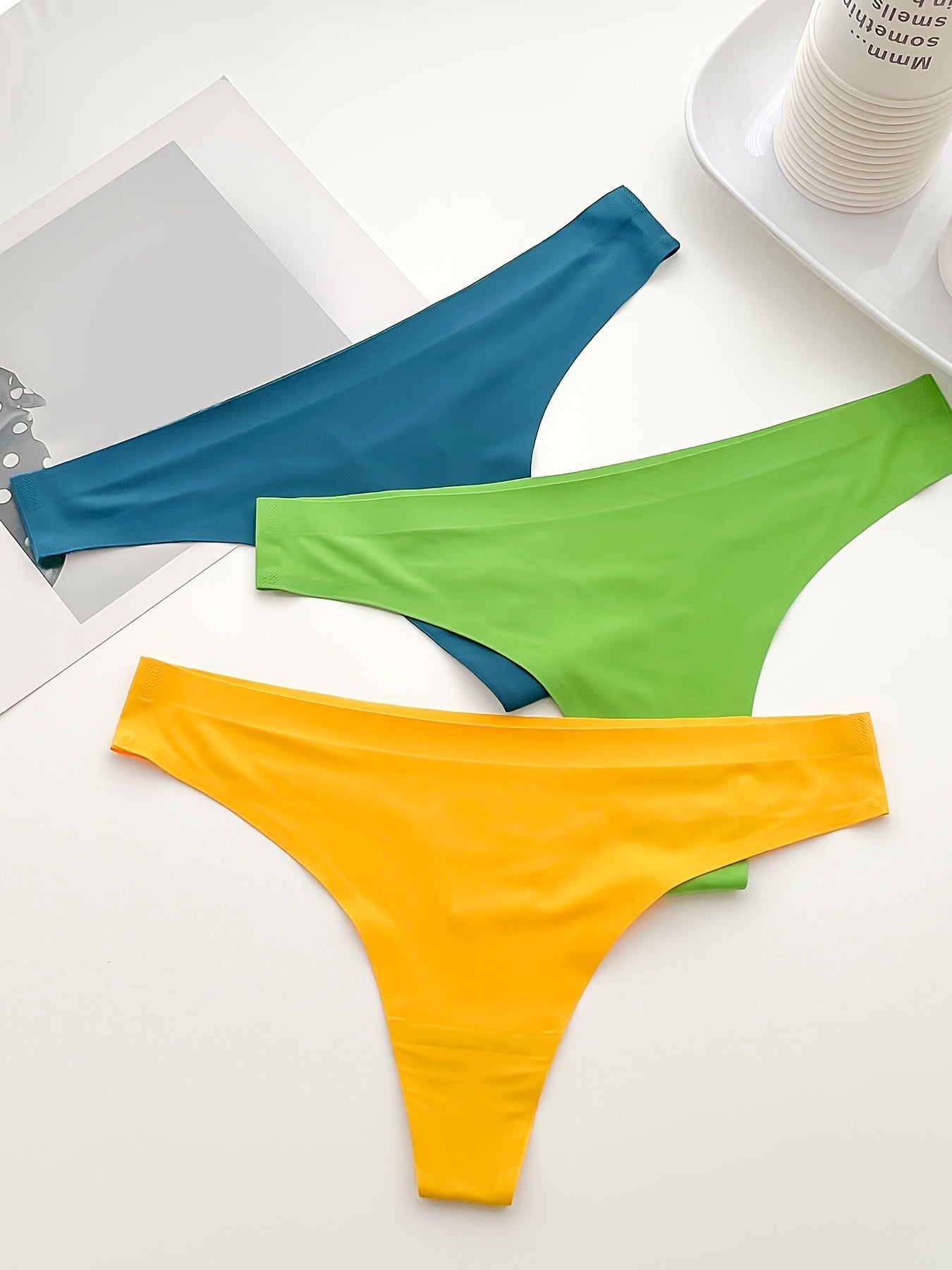 Seven-Pack Thin Breathable Comfortable Seamless Low-Rise Thong Panties