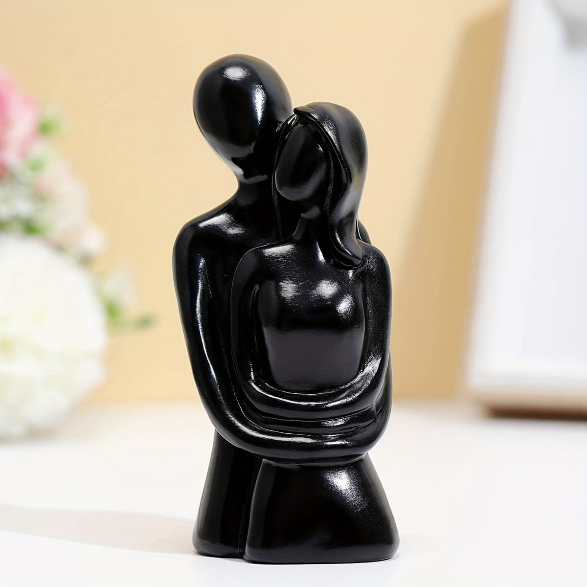 1pc Romantic Hugging Couple Art Decoration for Modern Home Decor