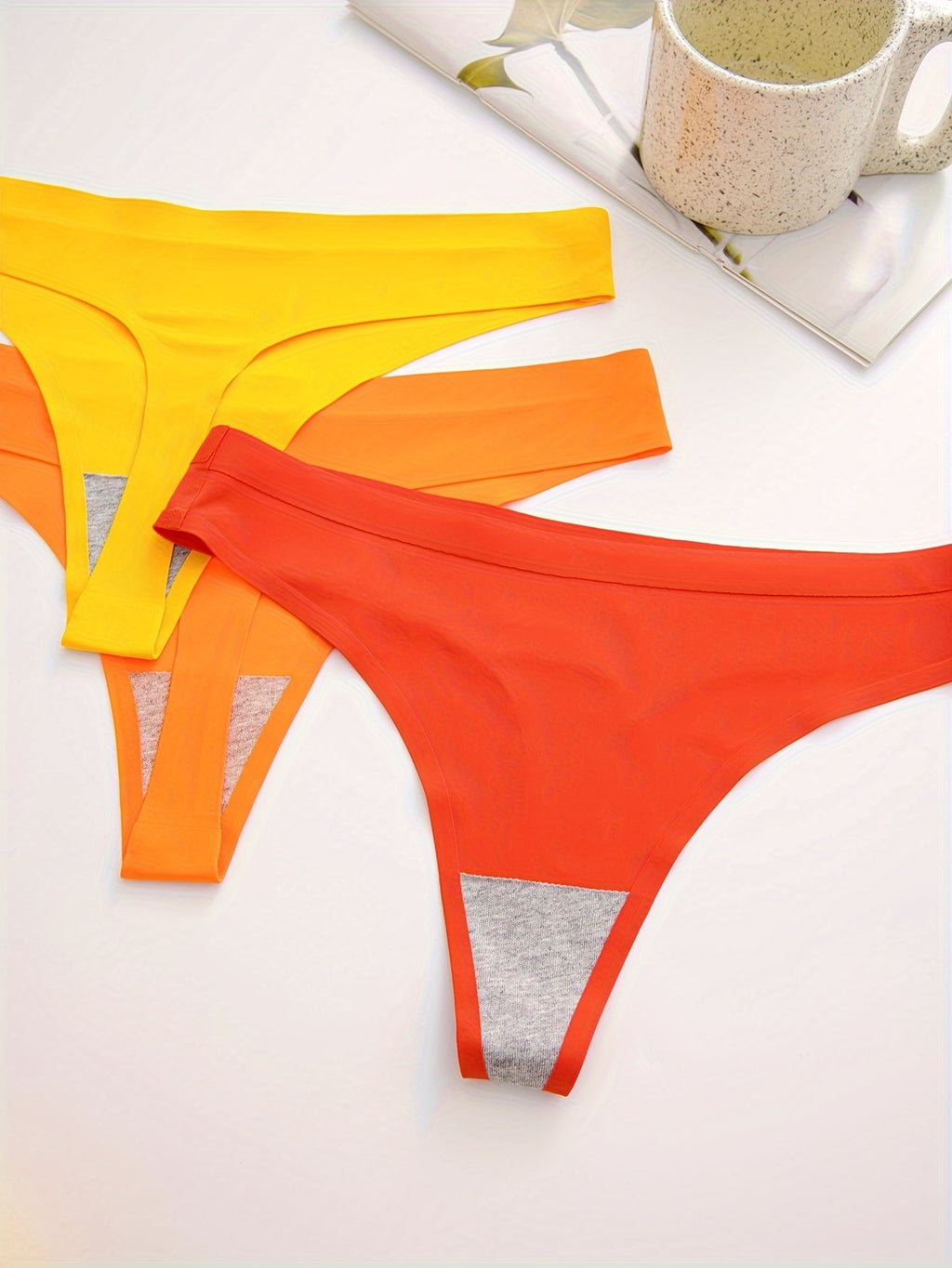 Seven-Pack Thin Breathable Comfortable Seamless Low-Rise Thong Panties